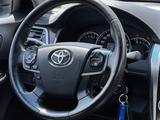 Toyota Camry 2013 года за 7 550 000 тг. в Актобе – фото 2