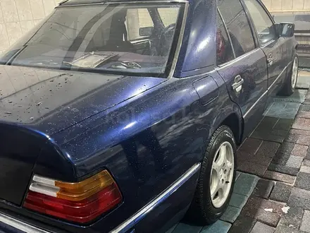 Mercedes-Benz E 220 1993 года за 1 000 000 тг. в Караганда – фото 10