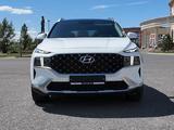 Hyundai Santa Fe 2023 годаүшін16 700 000 тг. в Атырау