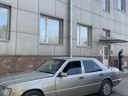 Mercedes-Benz E 230 1990 года за 1 600 000 тг. в Павлодар – фото 4