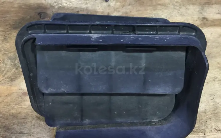 Клапан вентиляции багажника задний левый за 10 000 тг. в Алматы