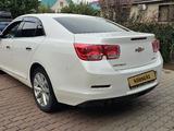 Chevrolet Malibu 2014 года за 5 800 000 тг. в Алматы – фото 2