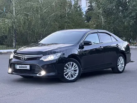 Toyota Camry 2015 года за 11 500 000 тг. в Астана – фото 2