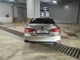 Toyota Camry 2020 года за 12 500 000 тг. в Астана – фото 4