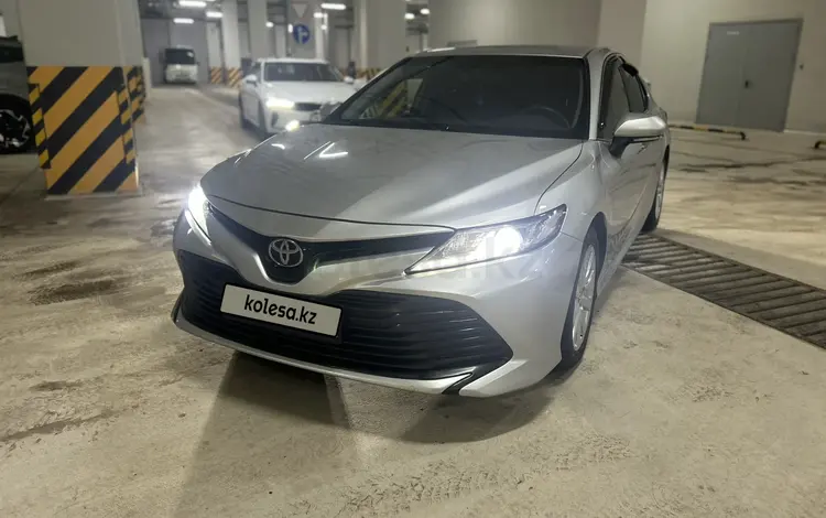 Toyota Camry 2020 года за 12 500 000 тг. в Астана