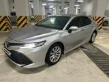 Toyota Camry 2020 года за 12 500 000 тг. в Астана – фото 2