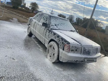 Mercedes-Benz 190 1986 года за 700 000 тг. в Уральск – фото 2