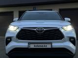 Toyota Highlander 2022 годаүшін35 000 000 тг. в Уральск