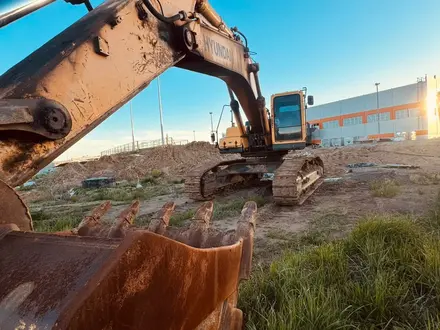 Hyundai  R520LC 2014 года за 28 000 000 тг. в Астана
