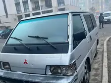 Mitsubishi L300, 1988