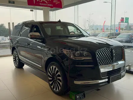 Lincoln Navigator 2023 года за 79 900 000 тг. в Астана – фото 3