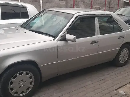 Mercedes-Benz E 230 1989 года за 1 700 000 тг. в Алматы – фото 6