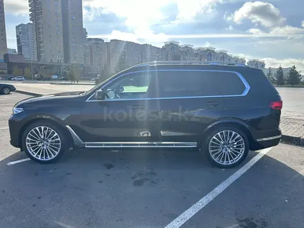 BMW X7 2021 года за 58 000 000 тг. в Астана – фото 2