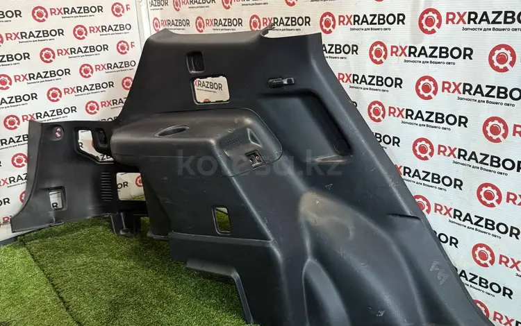 Задние обшивки багажника на Тойота Хайландер 11/13 за 45 000 тг. в Алматы