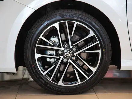 Toyota Camry Luxe 2026 года за 23 190 000 тг. в Алматы – фото 7