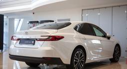 Toyota Camry Luxe 2026 годаүшін23 190 000 тг. в Алматы – фото 5