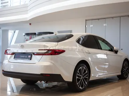 Toyota Camry Luxe 2026 года за 23 190 000 тг. в Алматы – фото 5