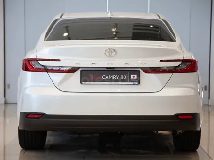 Toyota Camry Luxe 2026 года за 23 190 000 тг. в Алматы – фото 4