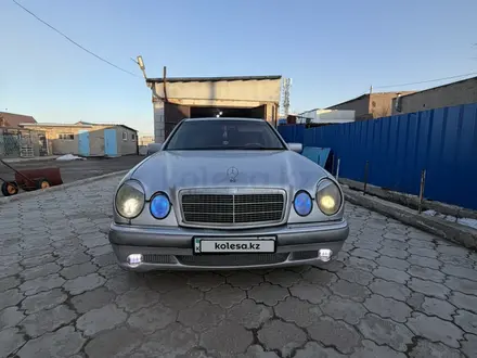 Mercedes-Benz E 280 1997 года за 1 700 000 тг. в Караганда