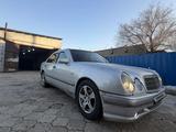 Mercedes-Benz E 280 1997 годаүшін1 700 000 тг. в Караганда – фото 2