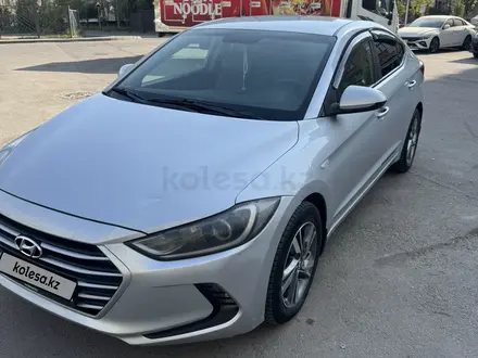 Hyundai Elantra 2018 года за 6 500 000 тг. в Алматы – фото 3