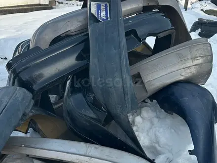 Toyota gaia задний бампер за 25 000 тг. в Алматы – фото 2