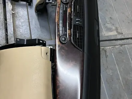 Торпеда панель Mercedes-Benz W219 CLS за 150 000 тг. в Шымкент – фото 18