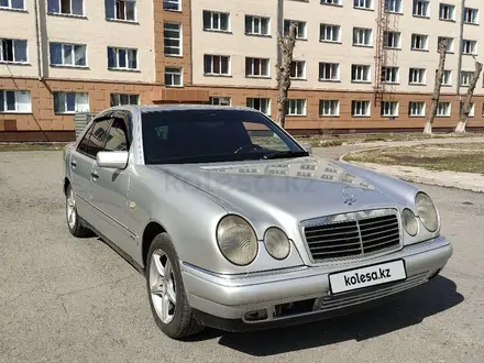 Mercedes-Benz E 230 1996 года за 2 800 000 тг. в Петропавловск – фото 4