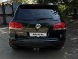 Volkswagen Touareg 2006 года за 4 900 000 тг. в Алматы – фото 3
