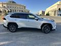 Toyota RAV4 2022 года за 15 750 000 тг. в Атырау – фото 2