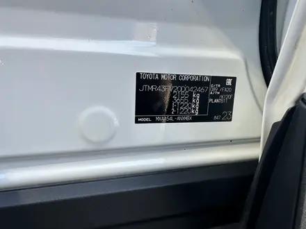 Toyota RAV4 2022 года за 15 750 000 тг. в Атырау – фото 9