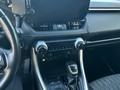 Toyota RAV4 2022 года за 15 750 000 тг. в Атырау – фото 13