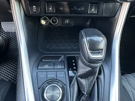 Toyota RAV4 2022 года за 15 750 000 тг. в Атырау – фото 14