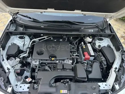Toyota RAV4 2022 года за 15 750 000 тг. в Атырау – фото 27