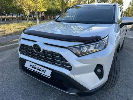 Toyota RAV4 2022 года за 15 750 000 тг. в Атырау – фото 7