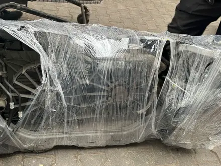 Jeep морда Передний радиатор телевизор основной вентилятор за 280 000 тг. в Алматы – фото 4