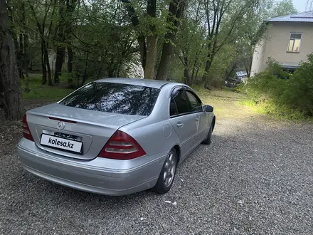Mercedes-Benz C 240 2000 года за 2 300 000 тг. в Алматы – фото 5