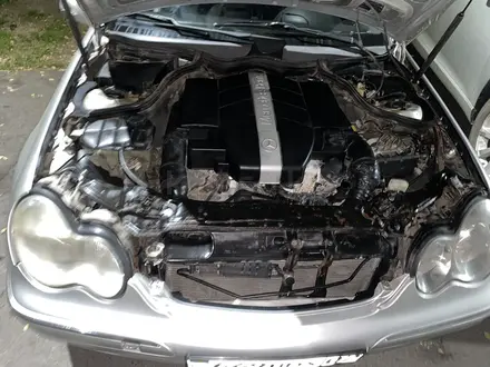 Mercedes-Benz C 240 2000 года за 2 300 000 тг. в Алматы – фото 6