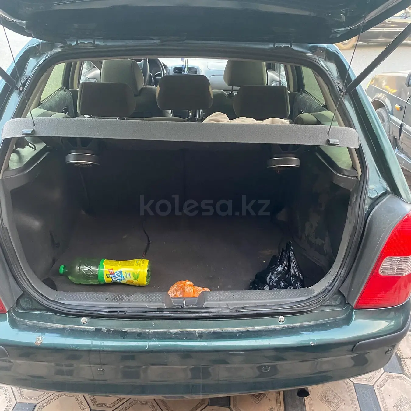 Mazda 323, 1999
