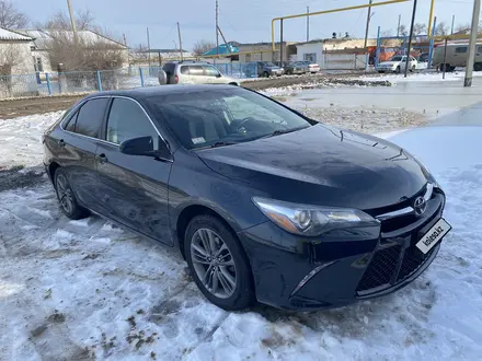 Toyota Camry 2016 года за 6 700 000 тг. в Атырау – фото 14