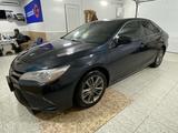 Toyota Camry 2016 года за 5 400 000 тг. в Атырау