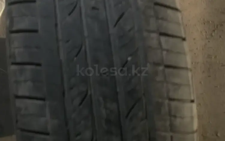 Шины Bridgestone 215/60/17 за 70 000 тг. в Караганда