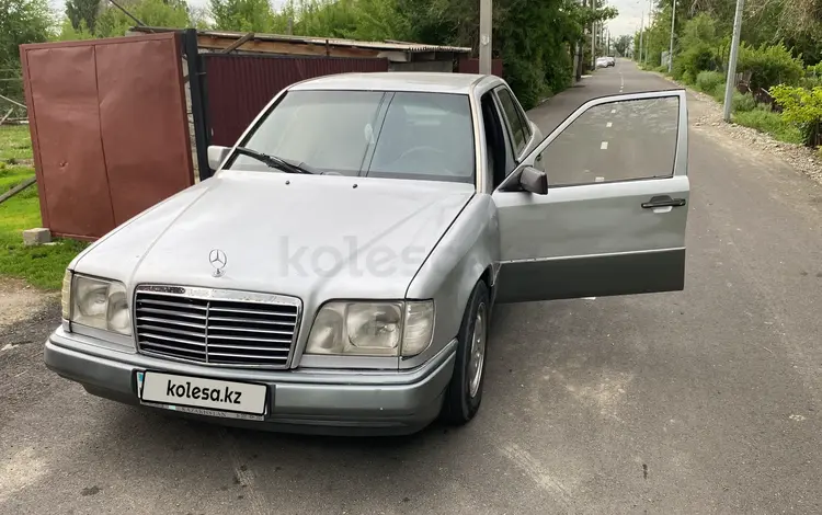 Mercedes-Benz E 220 1993 года за 1 650 000 тг. в Талдыкорган