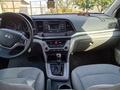 Hyundai Elantra 2017 года за 4 650 000 тг. в Уральск – фото 8