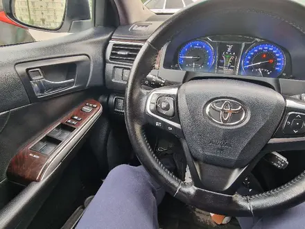 Toyota Camry 2014 года за 11 200 000 тг. в Атырау – фото 12