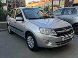 ВАЗ (Lada) Granta 2190 2013 годаүшін2 100 000 тг. в Актобе – фото 2