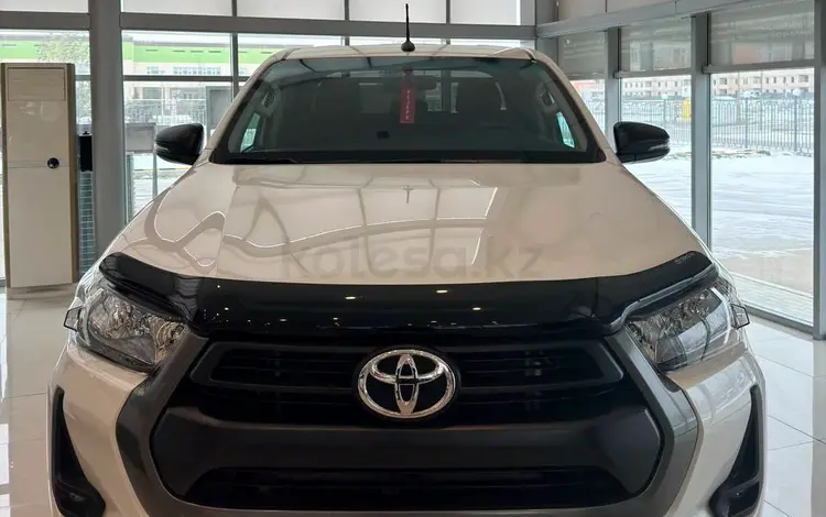 Toyota Hilux Comfort 2023 года за 22 800 000 тг. в Актобе