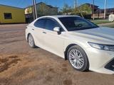 Toyota Camry 2020 года за 14 800 000 тг. в Экибастуз – фото 2