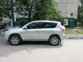 Toyota RAV4 2012 годаfor8 600 000 тг. в Караганда