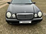 Mercedes-Benz E 320 1998 года за 3 100 000 тг. в Алматы – фото 2